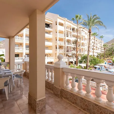 Wonderful 2 Bedroom Communal Heated Pool Apartmán Los Cristianos (Tenerife)