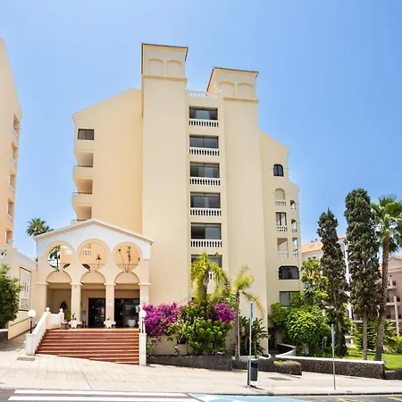 Wonderful 2 Bedroom Communal Heated Pool Apartmán *