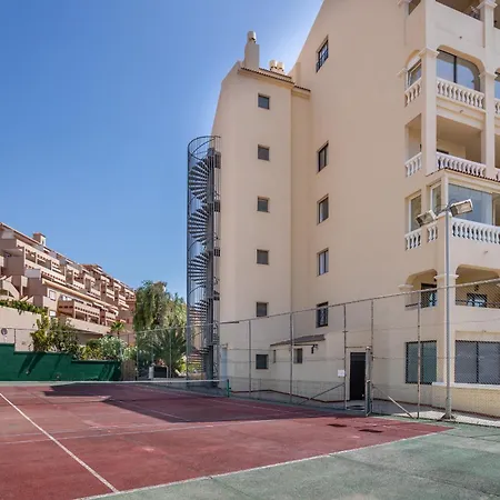 アパート Wonderful 2 Bedroom Communal Heated Pool